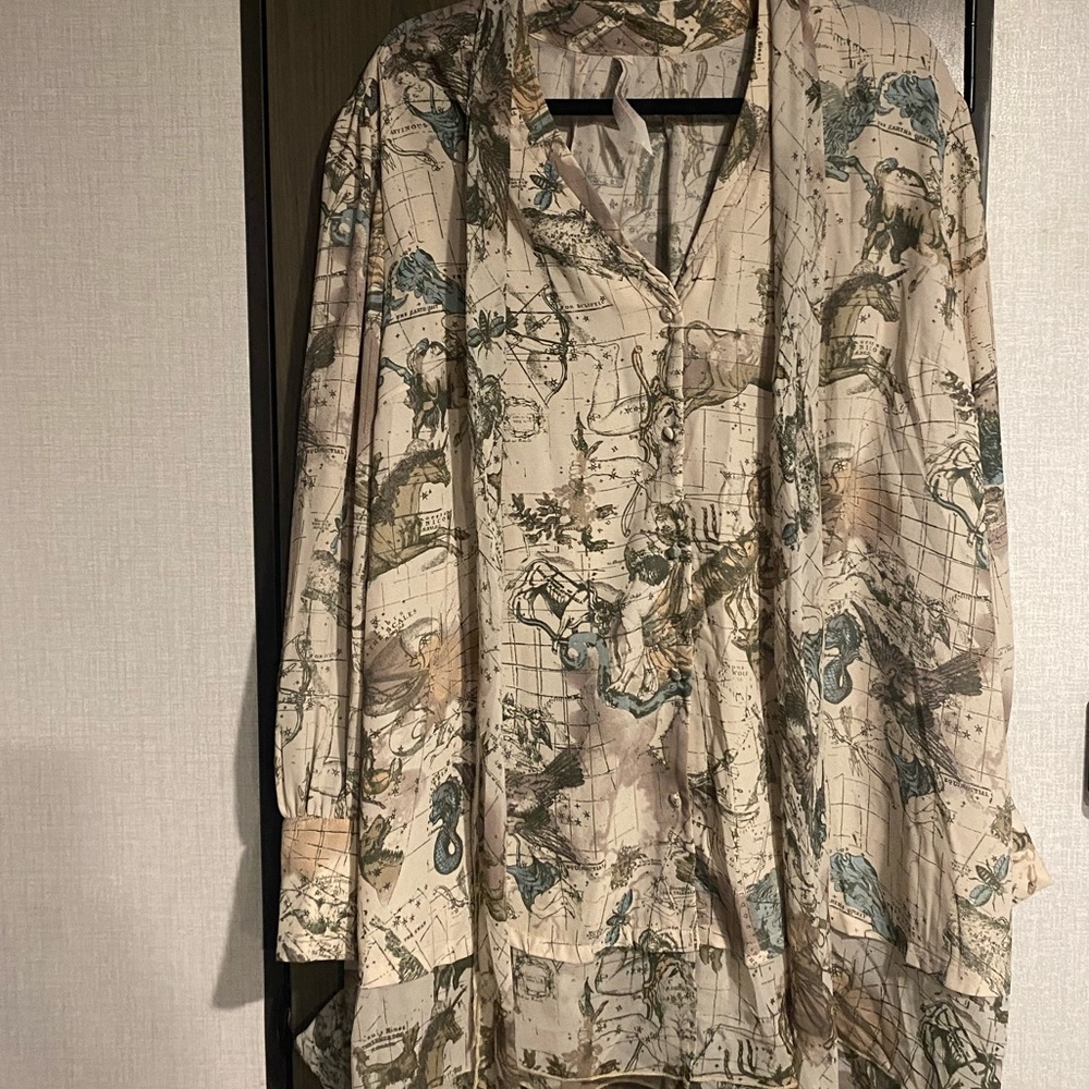 Melissa McCarthy blouse